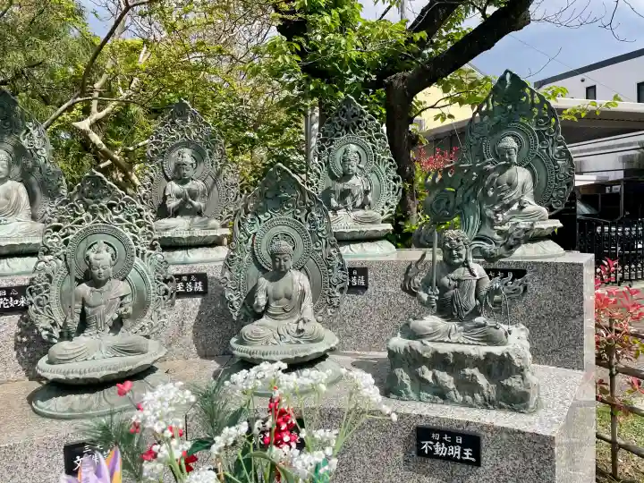 薬王院の{uncategorized: "未分類", other: "その他", undefined: "問題あり", building: "その他建物", grave: "お墓", sacred_gate: "鳥居", guardian: "狛犬", statue: "像", buddha: "仏像", history: "歴史", nature: "自然", garden: "庭園", animal: "動物", pagoda: "塔", temizu: "手水舎", mountain_gate: "山門・神門", sanctuary: "本殿・本堂", subordinate: "末社・摂社", art: "芸術", scenery: "景色", jizo: "地蔵", ema: "絵馬", goshuin: "御朱印", omikuji: "おみくじ", items: "授与品その他", amulet: "お守り", goshuincho: "御朱印帳", eats: "食事", festival: "お祭り", votive_dance: "神楽", shichigosan: "七五三参", wedding: "結婚式", experience: "体験その他", initially: "初詣", around: "周辺", anti_infection: "感染症対策"}