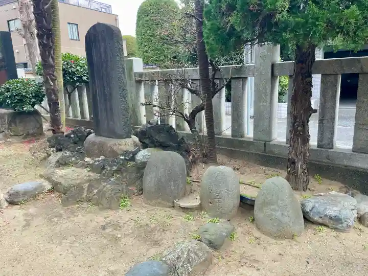 胡録神社の{uncategorized: "未分類", other: "その他", undefined: "問題あり", building: "その他建物", grave: "お墓", sacred_gate: "鳥居", guardian: "狛犬", statue: "像", buddha: "仏像", history: "歴史", nature: "自然", garden: "庭園", animal: "動物", pagoda: "塔", temizu: "手水舎", mountain_gate: "山門・神門", sanctuary: "本殿・本堂", subordinate: "末社・摂社", art: "芸術", scenery: "景色", jizo: "地蔵", ema: "絵馬", goshuin: "御朱印", omikuji: "おみくじ", items: "授与品その他", amulet: "お守り", goshuincho: "御朱印帳", eats: "食事", festival: "お祭り", votive_dance: "神楽", shichigosan: "七五三参", wedding: "結婚式", experience: "体験その他", initially: "初詣", around: "周辺", anti_infection: "感染症対策"}