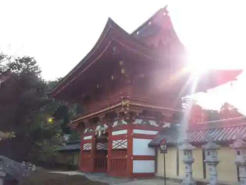 美濃國一宮　南宮大社の山門・神門