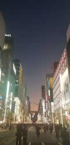 三囲神社銀座摂社の周辺