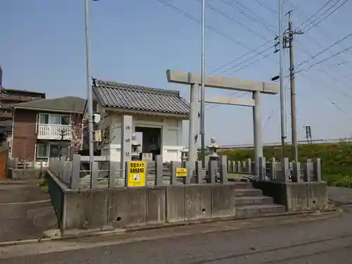 神明社の鳥居