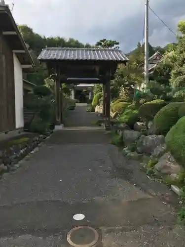 渭雲寺の山門