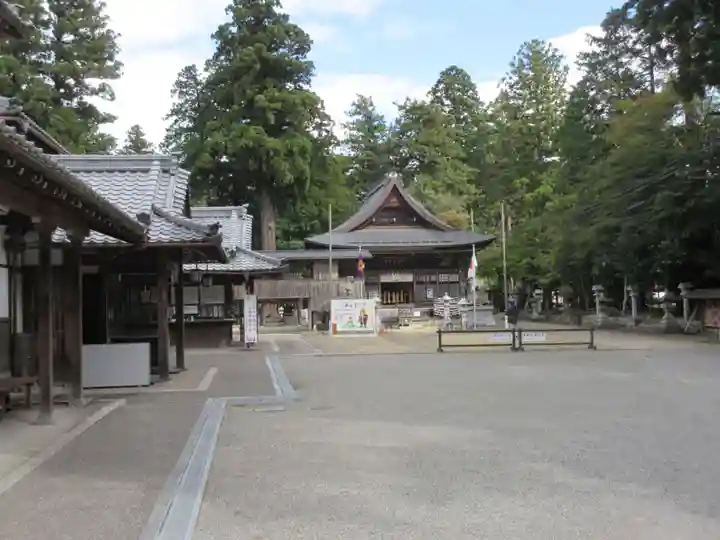 田村神社の本殿・本堂