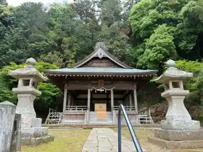 守山八幡宮の{uncategorized: "未分類", other: "その他", undefined: "問題あり", building: "その他建物", grave: "お墓", sacred_gate: "鳥居", guardian: "狛犬", statue: "像", buddha: "仏像", history: "歴史", nature: "自然", garden: "庭園", animal: "動物", pagoda: "塔", temizu: "手水舎", mountain_gate: "山門・神門", sanctuary: "本殿・本堂", subordinate: "末社・摂社", art: "芸術", scenery: "景色", jizo: "地蔵", ema: "絵馬", goshuin: "御朱印", omikuji: "おみくじ", items: "授与品その他", amulet: "お守り", goshuincho: "御朱印帳", eats: "食事", festival: "お祭り", votive_dance: "神楽", shichigosan: "七五三参", wedding: "結婚式", experience: "体験その他", initially: "初詣", around: "周辺", anti_infection: "感染症対策"}
