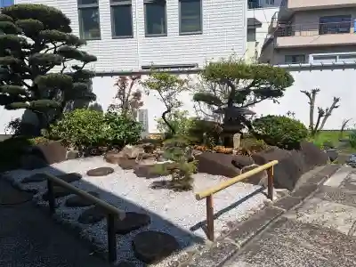 大長寺の{uncategorized: "未分類", other: "その他", undefined: "問題あり", building: "その他建物", grave: "お墓", sacred_gate: "鳥居", guardian: "狛犬", statue: "像", buddha: "仏像", history: "歴史", nature: "自然", garden: "庭園", animal: "動物", pagoda: "塔", temizu: "手水舎", mountain_gate: "山門・神門", sanctuary: "本殿・本堂", subordinate: "末社・摂社", art: "芸術", scenery: "景色", jizo: "地蔵", ema: "絵馬", goshuin: "御朱印", omikuji: "おみくじ", items: "授与品その他", amulet: "お守り", goshuincho: "御朱印帳", eats: "食事", festival: "お祭り", votive_dance: "神楽", shichigosan: "七五三参", wedding: "結婚式", experience: "体験その他", initially: "初詣", around: "周辺", anti_infection: "感染症対策"}