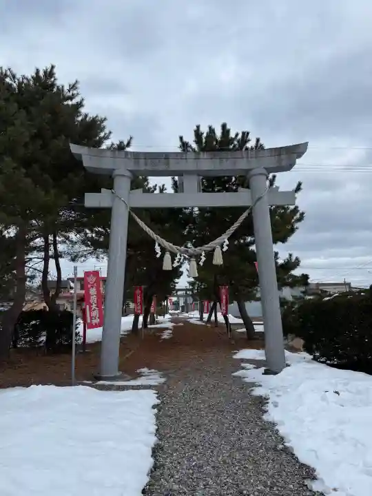 鹿部稲荷神社の{uncategorized: "未分類", other: "その他", undefined: "問題あり", building: "その他建物", grave: "お墓", sacred_gate: "鳥居", guardian: "狛犬", statue: "像", buddha: "仏像", history: "歴史", nature: "自然", garden: "庭園", animal: "動物", pagoda: "塔", temizu: "手水舎", mountain_gate: "山門・神門", sanctuary: "本殿・本堂", subordinate: "末社・摂社", art: "芸術", scenery: "景色", jizo: "地蔵", ema: "絵馬", goshuin: "御朱印", omikuji: "おみくじ", items: "授与品その他", amulet: "お守り", goshuincho: "御朱印帳", eats: "食事", festival: "お祭り", votive_dance: "神楽", shichigosan: "七五三参", wedding: "結婚式", experience: "体験その他", initially: "初詣", around: "周辺", anti_infection: "感染症対策"}
