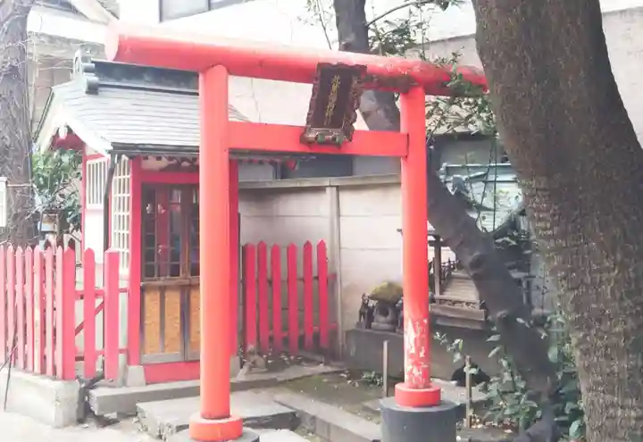 銀杏岡八幡神社の末社・摂社