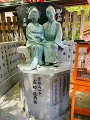 露天神社（お初天神）の像