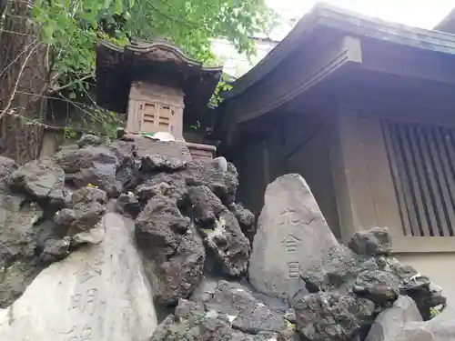 稲荷鬼王神社の末社・摂社