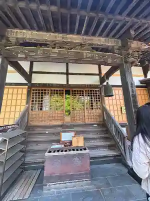 定泉寺の{uncategorized: "未分類", other: "その他", undefined: "問題あり", building: "その他建物", grave: "お墓", sacred_gate: "鳥居", guardian: "狛犬", statue: "像", buddha: "仏像", history: "歴史", nature: "自然", garden: "庭園", animal: "動物", pagoda: "塔", temizu: "手水舎", mountain_gate: "山門・神門", sanctuary: "本殿・本堂", subordinate: "末社・摂社", art: "芸術", scenery: "景色", jizo: "地蔵", ema: "絵馬", goshuin: "御朱印", omikuji: "おみくじ", items: "授与品その他", amulet: "お守り", goshuincho: "御朱印帳", eats: "食事", festival: "お祭り", votive_dance: "神楽", shichigosan: "七五三参", wedding: "結婚式", experience: "体験その他", initially: "初詣", around: "周辺", anti_infection: "感染症対策"}