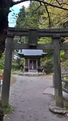 戸ノ口堰水神社の鳥居