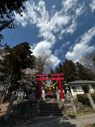 吾妻神社の{uncategorized: "未分類", other: "その他", undefined: "問題あり", building: "その他建物", grave: "お墓", sacred_gate: "鳥居", guardian: "狛犬", statue: "像", buddha: "仏像", history: "歴史", nature: "自然", garden: "庭園", animal: "動物", pagoda: "塔", temizu: "手水舎", mountain_gate: "山門・神門", sanctuary: "本殿・本堂", subordinate: "末社・摂社", art: "芸術", scenery: "景色", jizo: "地蔵", ema: "絵馬", goshuin: "御朱印", omikuji: "おみくじ", items: "授与品その他", amulet: "お守り", goshuincho: "御朱印帳", eats: "食事", festival: "お祭り", votive_dance: "神楽", shichigosan: "七五三参", wedding: "結婚式", experience: "体験その他", initially: "初詣", around: "周辺", anti_infection: "感染症対策"}