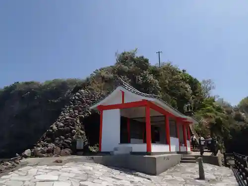 粟嶋社の本殿・本堂