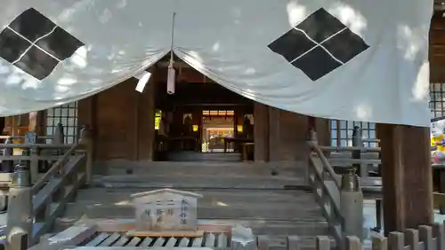 武田神社の本殿・本堂