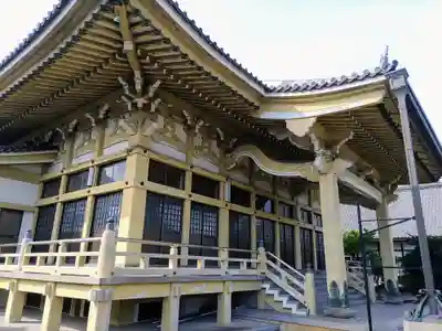栄願寺の本殿・本堂