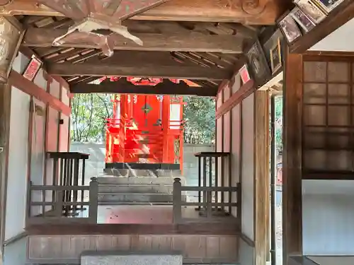 新城神社の本殿