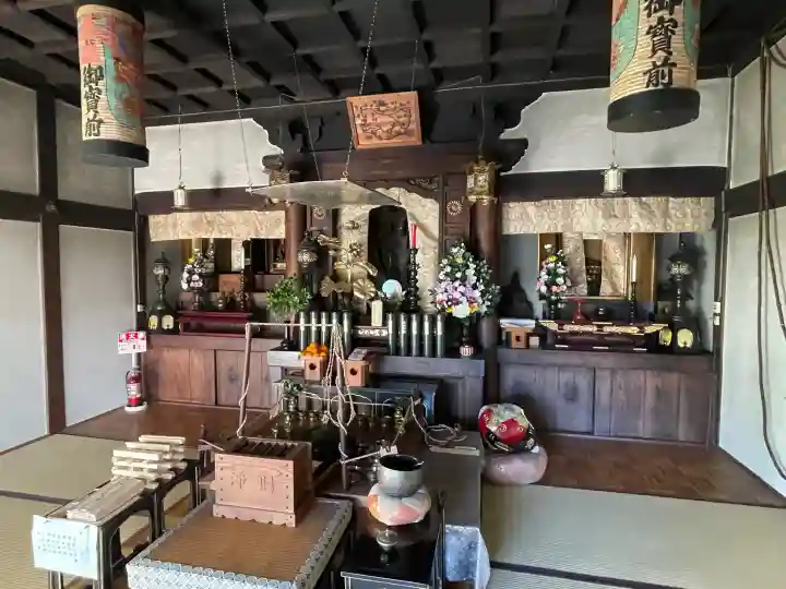 西徳寺の{uncategorized: "未分類", other: "その他", undefined: "問題あり", building: "その他建物", grave: "お墓", sacred_gate: "鳥居", guardian: "狛犬", statue: "像", buddha: "仏像", history: "歴史", nature: "自然", garden: "庭園", animal: "動物", pagoda: "塔", temizu: "手水舎", mountain_gate: "山門・神門", sanctuary: "本殿・本堂", subordinate: "末社・摂社", art: "芸術", scenery: "景色", jizo: "地蔵", ema: "絵馬", goshuin: "御朱印", omikuji: "おみくじ", items: "授与品その他", amulet: "お守り", goshuincho: "御朱印帳", eats: "食事", festival: "お祭り", votive_dance: "神楽", shichigosan: "七五三参", wedding: "結婚式", experience: "体験その他", initially: "初詣", around: "周辺", anti_infection: "感染症対策"}