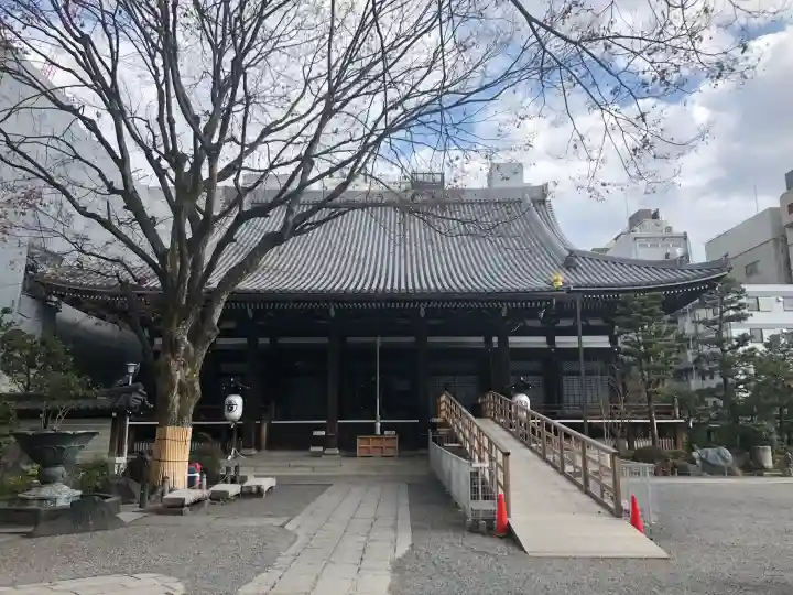 本能寺の{uncategorized: "未分類", other: "その他", undefined: "問題あり", building: "その他建物", grave: "お墓", sacred_gate: "鳥居", guardian: "狛犬", statue: "像", buddha: "仏像", history: "歴史", nature: "自然", garden: "庭園", animal: "動物", pagoda: "塔", temizu: "手水舎", mountain_gate: "山門・神門", sanctuary: "本殿・本堂", subordinate: "末社・摂社", art: "芸術", scenery: "景色", jizo: "地蔵", ema: "絵馬", goshuin: "御朱印", omikuji: "おみくじ", items: "授与品その他", amulet: "お守り", goshuincho: "御朱印帳", eats: "食事", festival: "お祭り", votive_dance: "神楽", shichigosan: "七五三参", wedding: "結婚式", experience: "体験その他", initially: "初詣", around: "周辺", anti_infection: "感染症対策"}