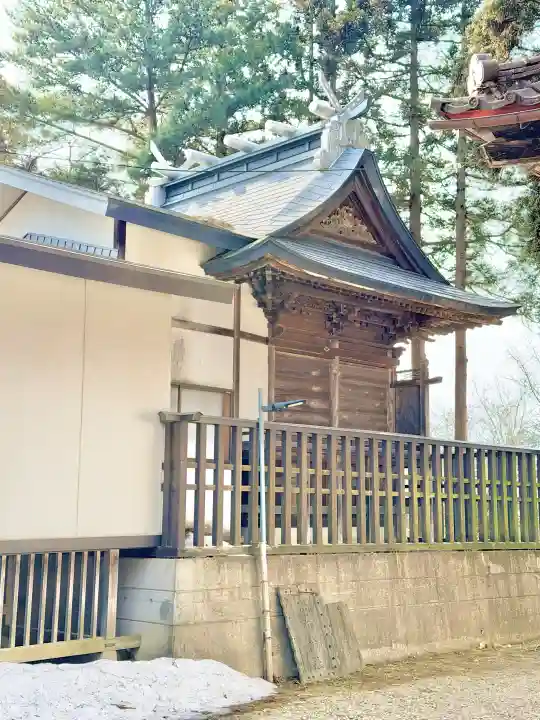 花巻神社の{uncategorized: "未分類", other: "その他", undefined: "問題あり", building: "その他建物", grave: "お墓", sacred_gate: "鳥居", guardian: "狛犬", statue: "像", buddha: "仏像", history: "歴史", nature: "自然", garden: "庭園", animal: "動物", pagoda: "塔", temizu: "手水舎", mountain_gate: "山門・神門", sanctuary: "本殿・本堂", subordinate: "末社・摂社", art: "芸術", scenery: "景色", jizo: "地蔵", ema: "絵馬", goshuin: "御朱印", omikuji: "おみくじ", items: "授与品その他", amulet: "お守り", goshuincho: "御朱印帳", eats: "食事", festival: "お祭り", votive_dance: "神楽", shichigosan: "七五三参", wedding: "結婚式", experience: "体験その他", initially: "初詣", around: "周辺", anti_infection: "感染症対策"}