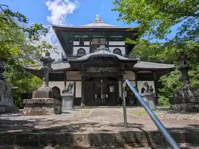 成身院 百体観音堂(さざえ堂)(埼玉県)