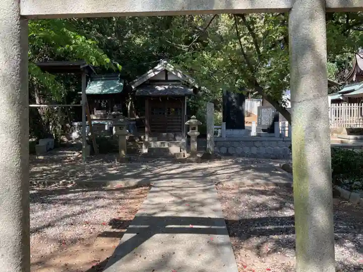 上地八幡宮の末社・摂社