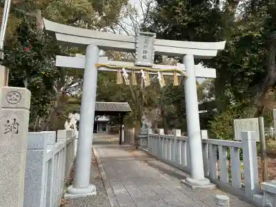 旦椋神社の{uncategorized: "未分類", other: "その他", undefined: "問題あり", building: "その他建物", grave: "お墓", sacred_gate: "鳥居", guardian: "狛犬", statue: "像", buddha: "仏像", history: "歴史", nature: "自然", garden: "庭園", animal: "動物", pagoda: "塔", temizu: "手水舎", mountain_gate: "山門・神門", sanctuary: "本殿・本堂", subordinate: "末社・摂社", art: "芸術", scenery: "景色", jizo: "地蔵", ema: "絵馬", goshuin: "御朱印", omikuji: "おみくじ", items: "授与品その他", amulet: "お守り", goshuincho: "御朱印帳", eats: "食事", festival: "お祭り", votive_dance: "神楽", shichigosan: "七五三参", wedding: "結婚式", experience: "体験その他", initially: "初詣", around: "周辺", anti_infection: "感染症対策"}