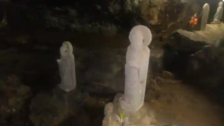 穴井戸観音の自然