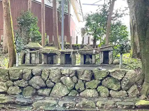 三上六所神社の末社