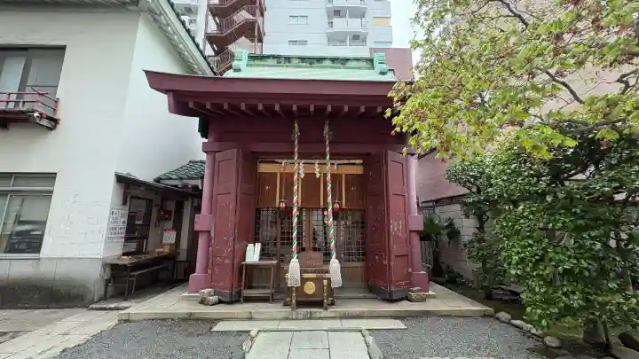 笠間稲荷神社 東京別社の{uncategorized: "未分類", other: "その他", undefined: "問題あり", building: "その他建物", grave: "お墓", sacred_gate: "鳥居", guardian: "狛犬", statue: "像", buddha: "仏像", history: "歴史", nature: "自然", garden: "庭園", animal: "動物", pagoda: "塔", temizu: "手水舎", mountain_gate: "山門・神門", sanctuary: "本殿・本堂", subordinate: "末社・摂社", art: "芸術", scenery: "景色", jizo: "地蔵", ema: "絵馬", goshuin: "御朱印", omikuji: "おみくじ", items: "授与品その他", amulet: "お守り", goshuincho: "御朱印帳", eats: "食事", festival: "お祭り", votive_dance: "神楽", shichigosan: "七五三参", wedding: "結婚式", experience: "体験その他", initially: "初詣", around: "周辺", anti_infection: "感染症対策"}