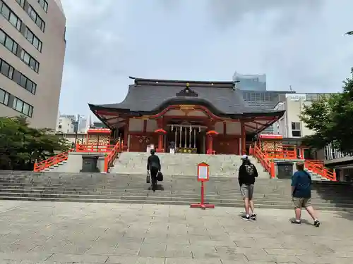 花園神社の本殿・本堂