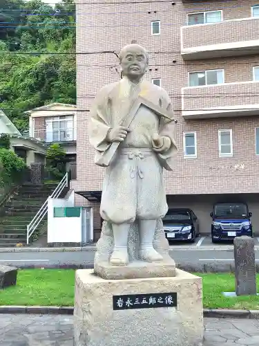 八坂神社の像