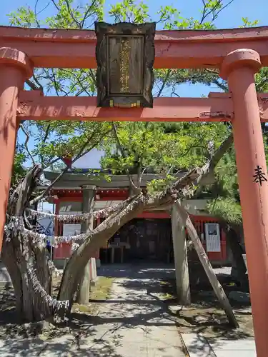 湊稲荷神社の鳥居