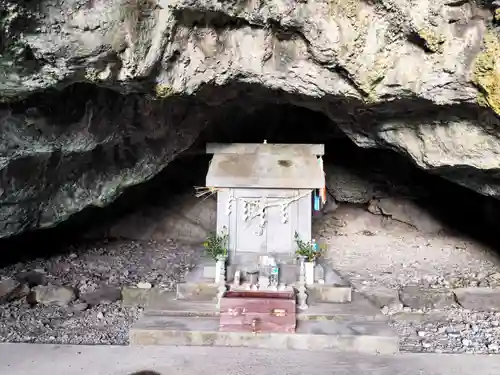 御厨人窟・神明窟(高知県)