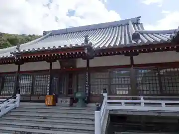 長寿寺の本殿・本堂