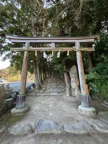 神魂神社の{uncategorized: "未分類", other: "その他", undefined: "問題あり", building: "その他建物", grave: "お墓", sacred_gate: "鳥居", guardian: "狛犬", statue: "像", buddha: "仏像", history: "歴史", nature: "自然", garden: "庭園", animal: "動物", pagoda: "塔", temizu: "手水舎", mountain_gate: "山門・神門", sanctuary: "本殿・本堂", subordinate: "末社・摂社", art: "芸術", scenery: "景色", jizo: "地蔵", ema: "絵馬", goshuin: "御朱印", omikuji: "おみくじ", items: "授与品その他", amulet: "お守り", goshuincho: "御朱印帳", eats: "食事", festival: "お祭り", votive_dance: "神楽", shichigosan: "七五三参", wedding: "結婚式", experience: "体験その他", initially: "初詣", around: "周辺", anti_infection: "感染症対策"}