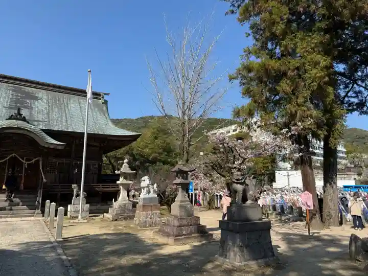 與止日女神社の{uncategorized: "未分類", other: "その他", undefined: "問題あり", building: "その他建物", grave: "お墓", sacred_gate: "鳥居", guardian: "狛犬", statue: "像", buddha: "仏像", history: "歴史", nature: "自然", garden: "庭園", animal: "動物", pagoda: "塔", temizu: "手水舎", mountain_gate: "山門・神門", sanctuary: "本殿・本堂", subordinate: "末社・摂社", art: "芸術", scenery: "景色", jizo: "地蔵", ema: "絵馬", goshuin: "御朱印", omikuji: "おみくじ", items: "授与品その他", amulet: "お守り", goshuincho: "御朱印帳", eats: "食事", festival: "お祭り", votive_dance: "神楽", shichigosan: "七五三参", wedding: "結婚式", experience: "体験その他", initially: "初詣", around: "周辺", anti_infection: "感染症対策"}