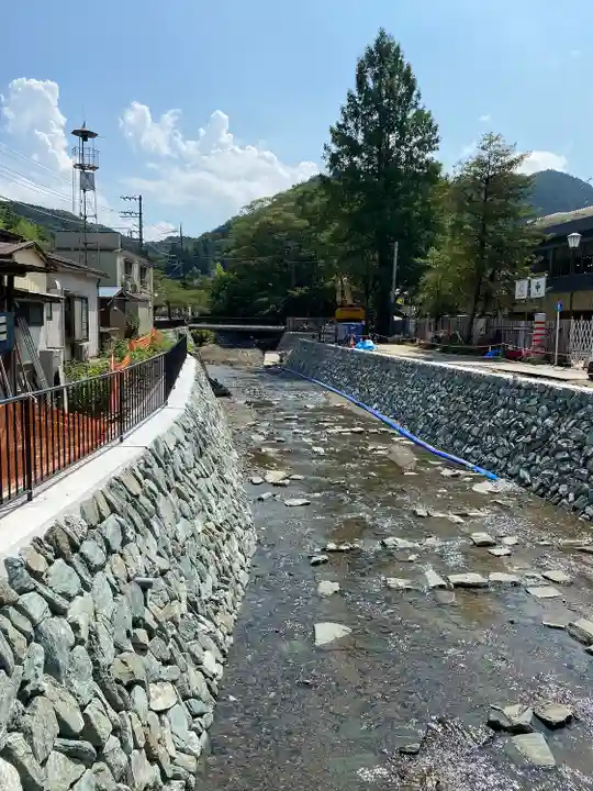 高尾山麓氷川神社の周辺