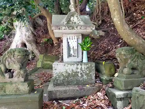 小名浜諏訪神社の末社