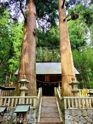 恵那神社の本殿