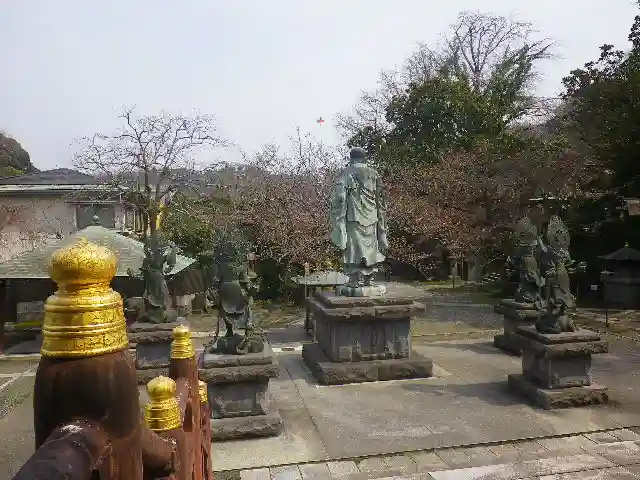 長勝寺の像