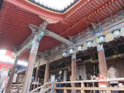 中山寺の本殿・本堂
