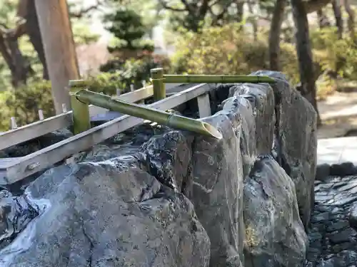 高司神社〜むすびの神の鎮まる社〜の手水舎