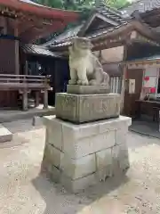 素鵞神社の狛犬