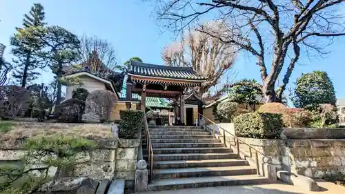 東漸寺の山門