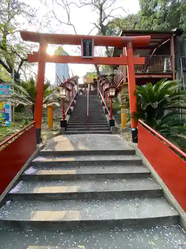 中司孫太郎稲荷神社の鳥居