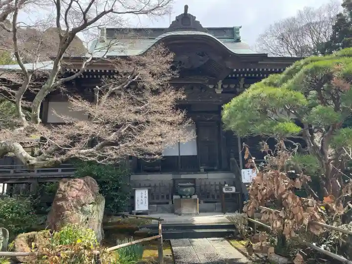 妙法寺の{uncategorized: "未分類", other: "その他", undefined: "問題あり", building: "その他建物", grave: "お墓", sacred_gate: "鳥居", guardian: "狛犬", statue: "像", buddha: "仏像", history: "歴史", nature: "自然", garden: "庭園", animal: "動物", pagoda: "塔", temizu: "手水舎", mountain_gate: "山門・神門", sanctuary: "本殿・本堂", subordinate: "末社・摂社", art: "芸術", scenery: "景色", jizo: "地蔵", ema: "絵馬", goshuin: "御朱印", omikuji: "おみくじ", items: "授与品その他", amulet: "お守り", goshuincho: "御朱印帳", eats: "食事", festival: "お祭り", votive_dance: "神楽", shichigosan: "七五三参", wedding: "結婚式", experience: "体験その他", initially: "初詣", around: "周辺", anti_infection: "感染症対策"}