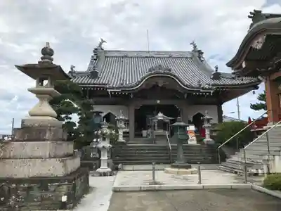 井戸寺の本殿・本堂