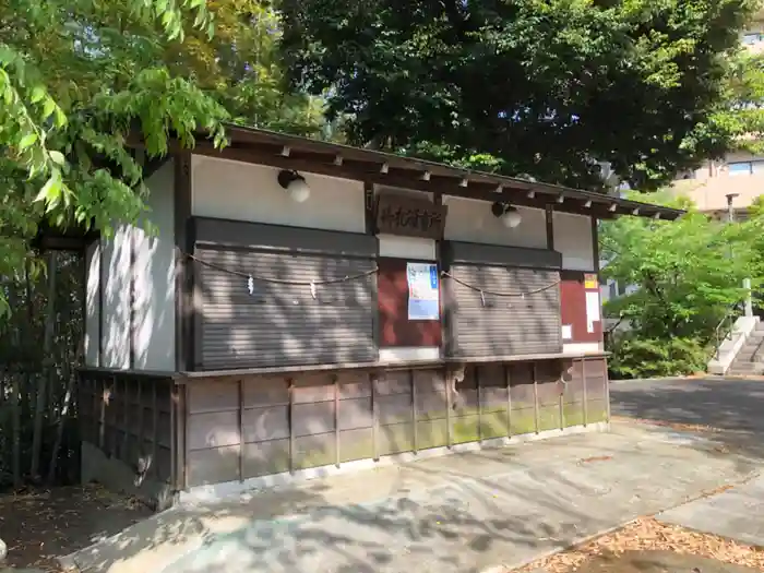 驚神社の建物その他