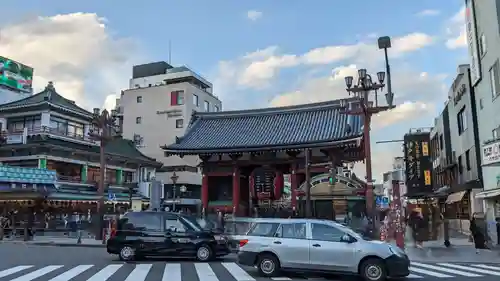 浅草寺の山門