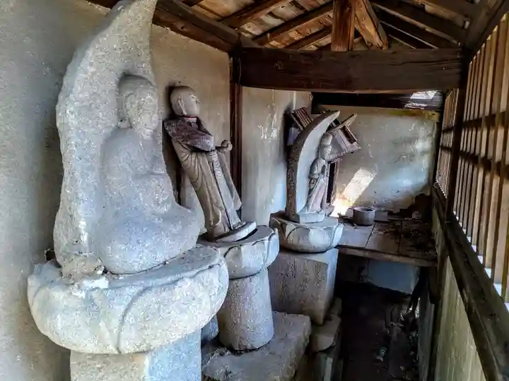 慈雲山 安楽寺の末社・摂社